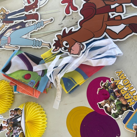 Toy Story Party Decorations - Picture 4 of 9